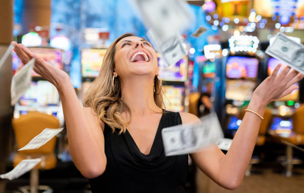 heylink pulitoto mobile app interface showing live casino tables and sportsbook menu